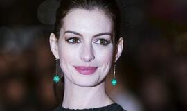 Aktorė En Hetavėj tapo mama