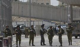 Izraelio pajėgos nukovė peiliais ginkluotą palestinietę ir jos brolį