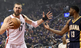 Jonas Valančiūnas atvedė "Raptors" į pirmąją pergalę atkrintamosiose varžybose