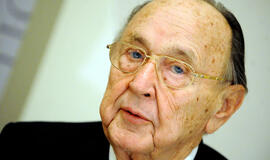 Mirė ilgametis Vokietijos užsienio reikalų ministras Hansas Dytrichas Genšeris