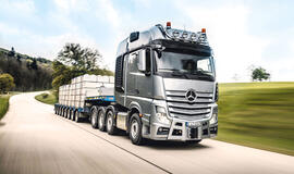"Daimler" mažina krovininių automobilių padalinio prognozę