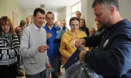 "Dragūno" rankininkai aplankė neįgaliuosius