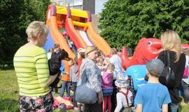 Kaimynų šventės viliojo į kiemą