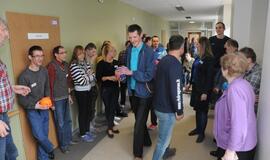 "Dragūno" rankininkai aplankė neįgaliuosius