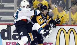 "Sharks" su Dainiumi Zubrumi pralaimėjo pirmąsias NHL finalo rungtynes
