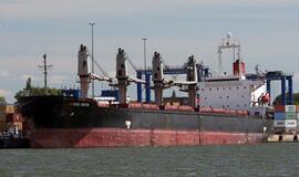 Džiaugiasi atsikratę laivo