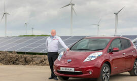 „Nissan“ automobilių gamybai naudos saulės energiją