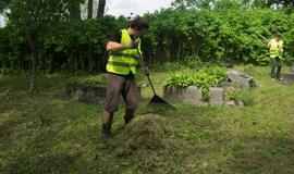 Piliakalniui ir kapinaitėms - jaunųjų ekologų dėmesys