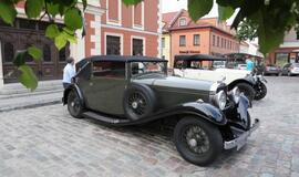 Teatro aikštę papuošė ispanų automobilių paroda
