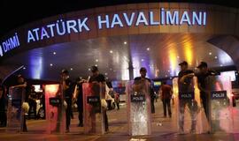 Mirtini sprogimai Stambulo oro uoste