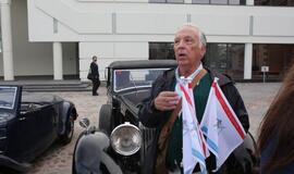 Teatro aikštę papuošė ispanų automobilių paroda