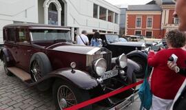 Teatro aikštę papuošė ispanų automobilių paroda
