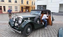 Teatro aikštę papuošė ispanų automobilių paroda