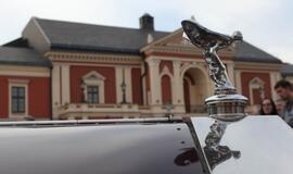 Teatro aikštę papuošė ispanų automobilių paroda