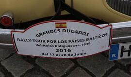 Teatro aikštę papuošė ispanų automobilių paroda