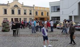 Teatro aikštę papuošė ispanų automobilių paroda