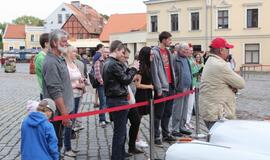 Teatro aikštę papuošė ispanų automobilių paroda