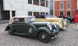Teatro aikštę papuošė ispanų automobilių paroda