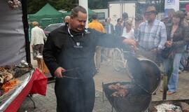 Palangoje sklandė gundantys kepsnių kvapai