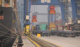 Per pusmetį - beveik 20 milijonų tonų krovinių