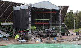 Ruošiama scena Džordanos Butkutės koncertui