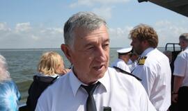 Vainikų nuleidimas į jūrą