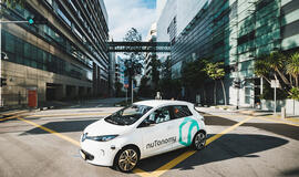 Į Singapūro gatves išriedėjo pirmieji savaeigiai taksi automobiliai
