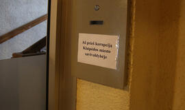 Prieš korupciją kovos ir viešumu