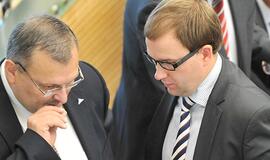 Buvę parlamentarai liko ir be naujų mandatų, ir be pinigų