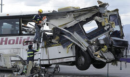 Per tragišką autobuso avariją Kalifornijoje žuvo 13 žmonių
