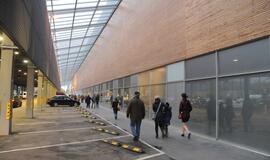 Iš "Akropolio" evakuoti žmonės