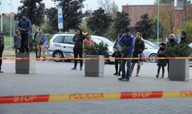 Iš "Akropolio" evakuoti žmonės