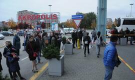 Iš "Akropolio" evakuoti žmonės