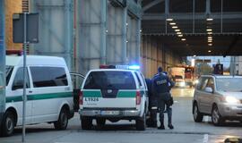 Iš "Akropolio" evakuoti žmonės