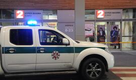 Iš "Akropolio" evakuoti žmonės