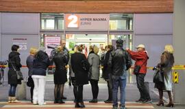 Iš "Akropolio" evakuoti žmonės