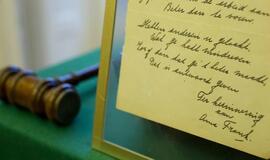 Anos Frank poema aukcione parduota už 148 tūkst. dolerių