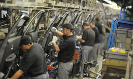 Automobilių gamintojai tampa "Brexit" pasekmių ledlaužiu