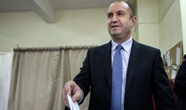 Bulgarijos prezidento rinkimų pirmąjį turą laimėjo opozicijos socialistas Rumenas Radevas