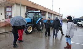 Šaltuko nepabūgę melnragiškiai būrėsi į talką