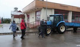 Šaltuko nepabūgę melnragiškiai būrėsi į talką