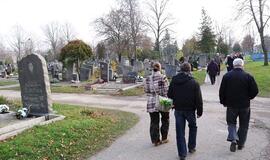 Policija pataria: lankyti kapų vykite šviesiuoju paros metu