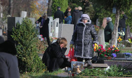 Tradicijos jau laidojamos ir kapinėse