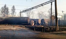 Bulgarijoje nuo bėgių nuvažiavo ir sprogo krovininis traukinys, žuvo keturi žmonės