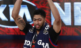 NBA žvaigždžių mače pergalę šventė &quot;Vakarai&quot;, o naudingiausiu pripažintas Entonis Deivisas