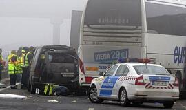 Per avariją netoli Rumunijos ir Vengrijos sienos penki žmonės žuvo, dar 12 buvo sužeisti