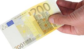 Girtas ukrainietis pareigūnams pasiūlė 200 eurų