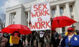Kijeve surengtos akcijos dalyviai reikalavo legalizuoti prostituciją
