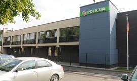 Prašalaitis į policiją pristatė girtą moterį