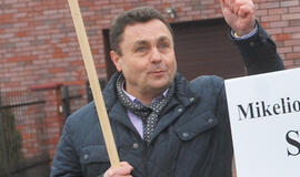 Prašoma panaikinti Petro Gražulio neliečiamybę